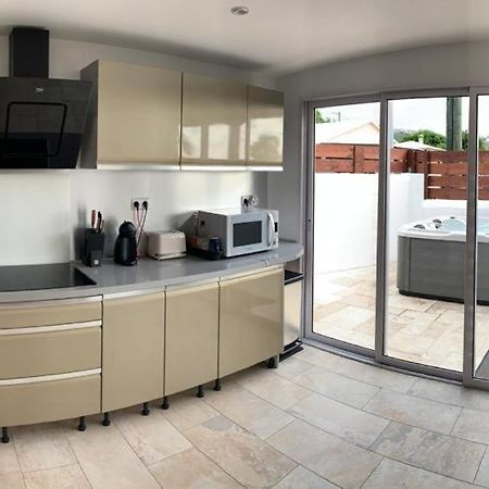 Appartement Saint Gilles Les Bains Luaran gambar