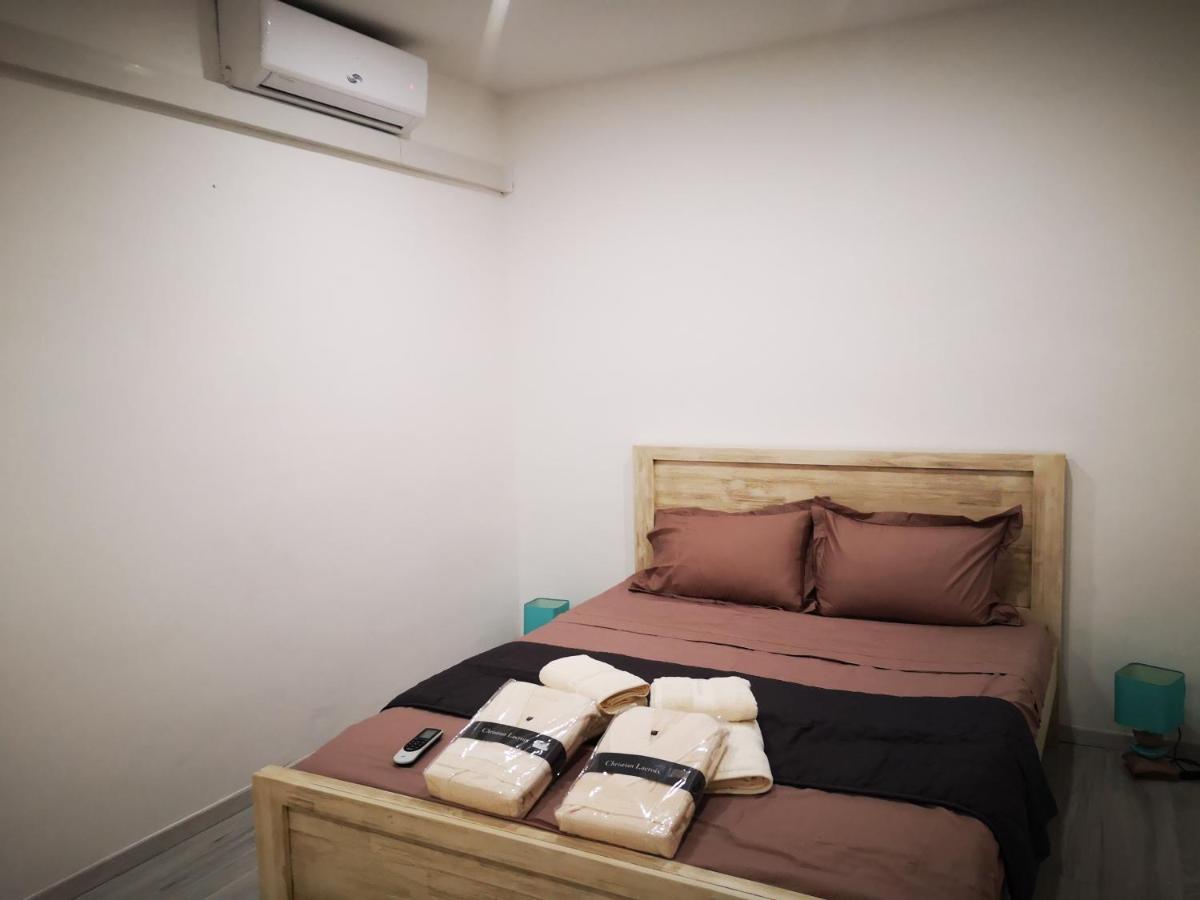 Appartement Saint Gilles Les Bains Luaran gambar